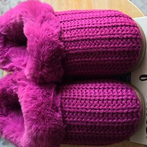 DEARFOAMS BRAND WOMENS PINK MEMORY FOAM SLIPPERS SIZE SMALL 5-6